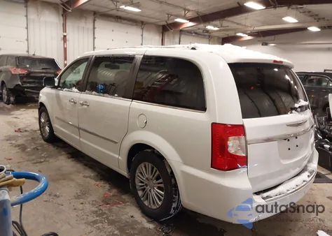 2016 Chrysler Town & Country Touring-L Anniversary Edition z USA, uszkodzony, nr VIN 2C4RC1CGXGR175384